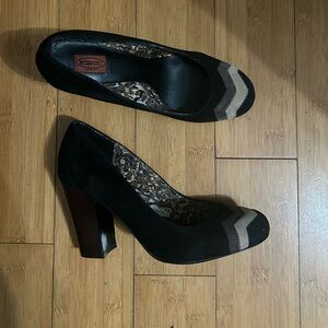 Missoni for Target Suede Zigzag pumps 
Size 7.5